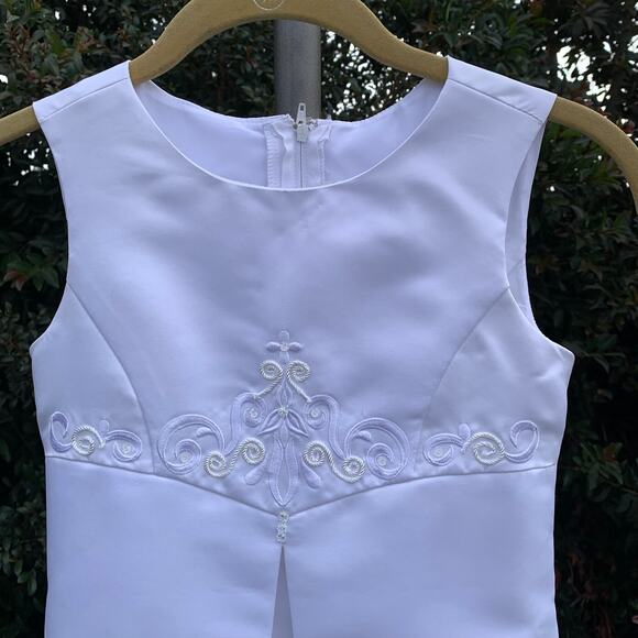 David’s Bridal Flower Girl/ Jr Bridesmaid Dress with Veil - Picture 5 of 14